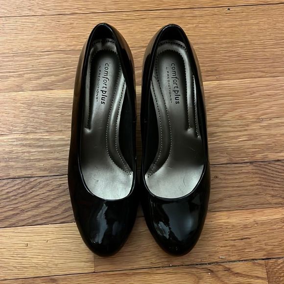 Black patent leather pumps!